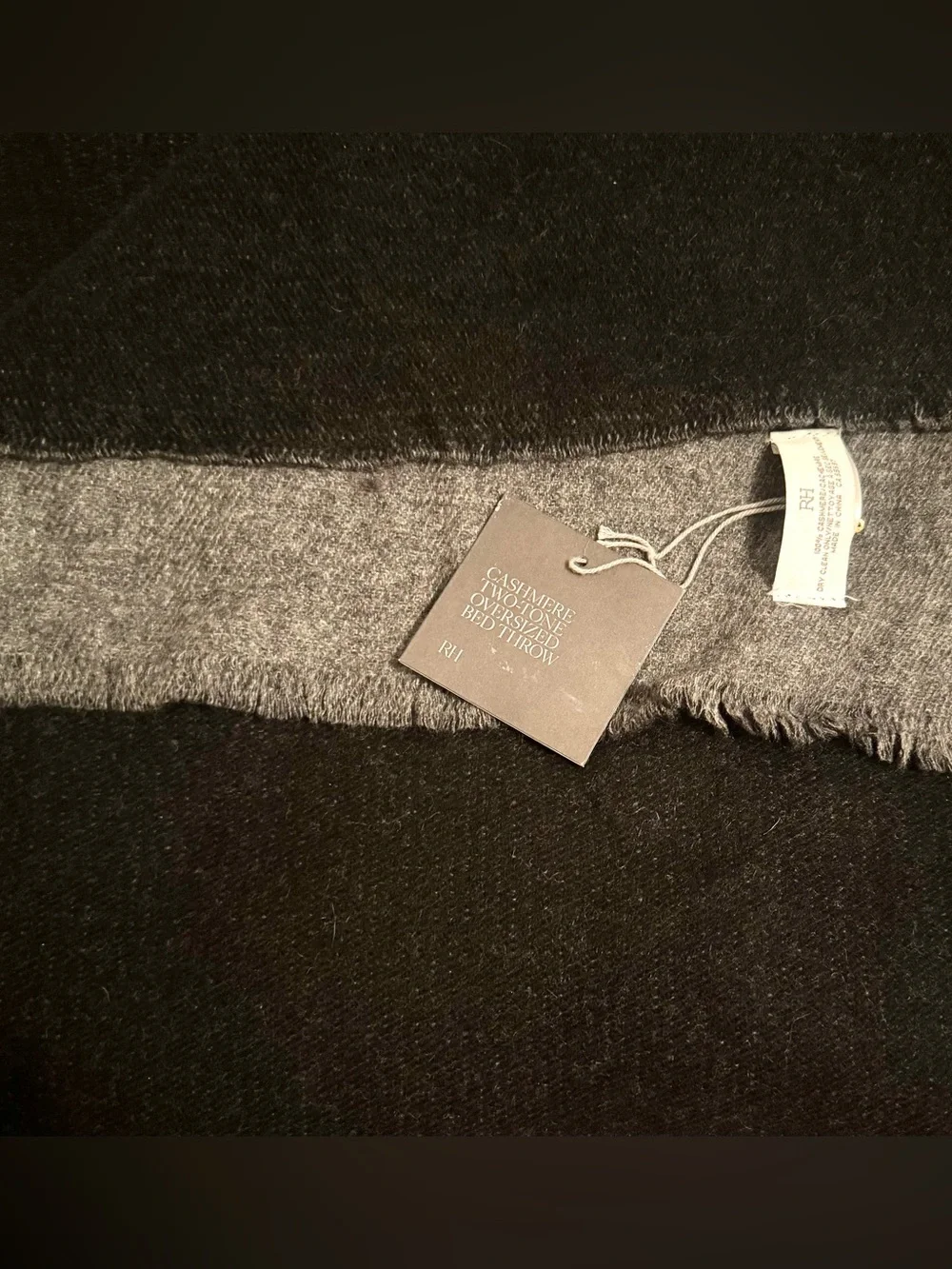 RH 100%CASHMERE Elegant TWO-SIDED Throw/Blanket Black & Gray, size 80“x96“, NWT